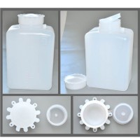 Емкость для общелабораторного применения-бутылка квадратная 2000 мл., с дел. с крышкой, ПЭВП, LAMAPLASТ