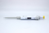 Автоматическая пипетка 100-1000 мкл, AI21000P, ABclonal (аналоги арт. 17014382, Mettler Toledo; арт. LH-729070, Sartorius; арт. 4641102N, Thermo; арт. BS-010508, Biosan; арт. 7030511014, DLab; арт. 720060, Sartorius; арт. 4642092, Thermo; )