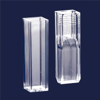 Кювета ISOLAB макро, оптический путь 10 мм, 12,5 x 12,5 x 45 мм, 2,5-4,5 мл, полистирол