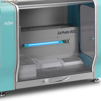 Станция дозирования 6-ти позиционная с УФ- и HEPA-модулями, с ноутбуком и ПО, с модулем активного охлаждения и нагрева для 2 позиций, EzMate 601s, Blue-Ray Biotech (аналоги арт. 5070000930, Eppendorf; арт. F110761, Gilson; арт. 30296706, Mettler Toledo)