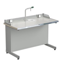 Стол ученический с подводом воды, с бортиком и розетками 1212х610х840, раб. поверхность - LABGRADE-лайт