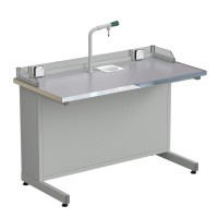 Стол ученический с подводом воды, с бортиком и розетками 1212х610х840, раб. поверхность - МОНОЛИТНЫЙ КЕРАМОГРАНИТ