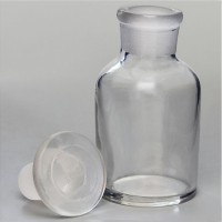 Склянка лабораторная 30 мл. из светлого стекла с узкой горловиной и притертой пробкой