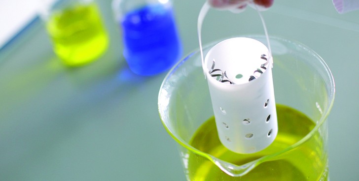 Погружной сосуд Bohlender с отверстиями 6 мм, PTFE