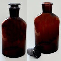 Склянка лабораторная 5000 мл. из темного стекла с узкой горловиной и притертой пробкой