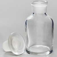 Склянка лабораторная 60 мл. из светлого стекла с узкой горловиной и притертой пробкой