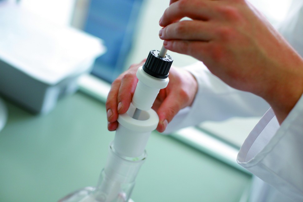 Пробка-держатель Bohlender для перемешивающих элементов PTFE, PPS, NS 24/29, для вала 8 мм