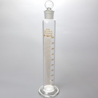 Цилиндр 2-1000-1 мерный с пришлиф. пробкой на стекл. основании, ГОСТ 1770-74