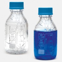 Бутыль ISOLAB 250 мл, GL45, с защитным покрытием, с крышкой и сливным кольцом, тёмное стекло