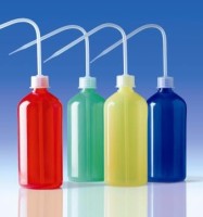 Промывалка, 250 мл, струя жесткая, канюля под 90°, GL 25, d 58 мм, высота 135 мм, красная, ПЭ, Heinz Herenz